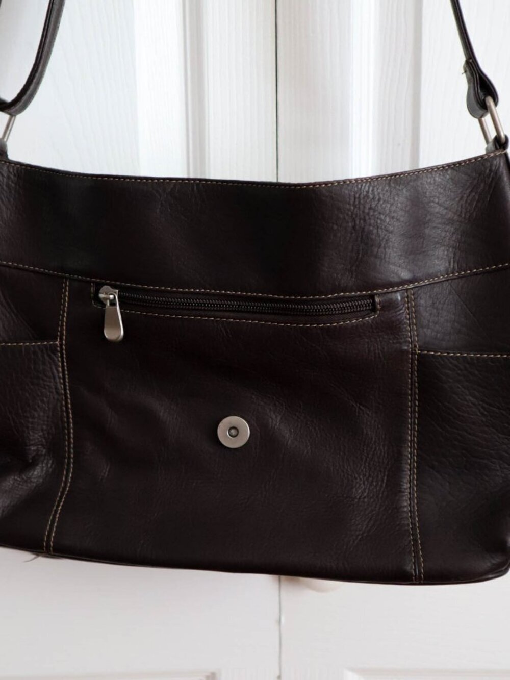 Le Donne Leather Collection Flap Over Crossbody Messenger Bag Dark Brown - Picture 5 of 9